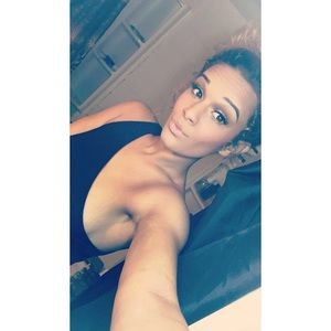 Meet your Posher, Nicole